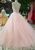 Romantic Tulle Bateau Neckline A-Line Wedding Dress With Lace Appliques