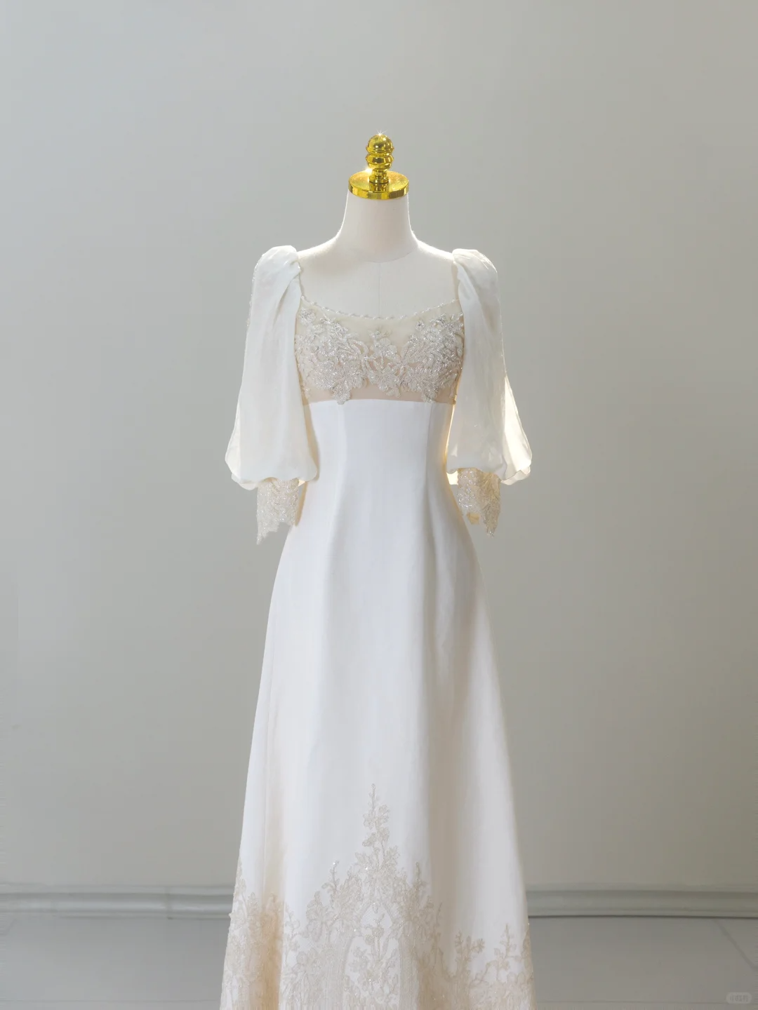 Romantic Wedding Gowns Bridal Dresses A-Line Square Neck Satin Wedding Dresses Ivory Wedding Dress Modest Wedding Gown Secondary image