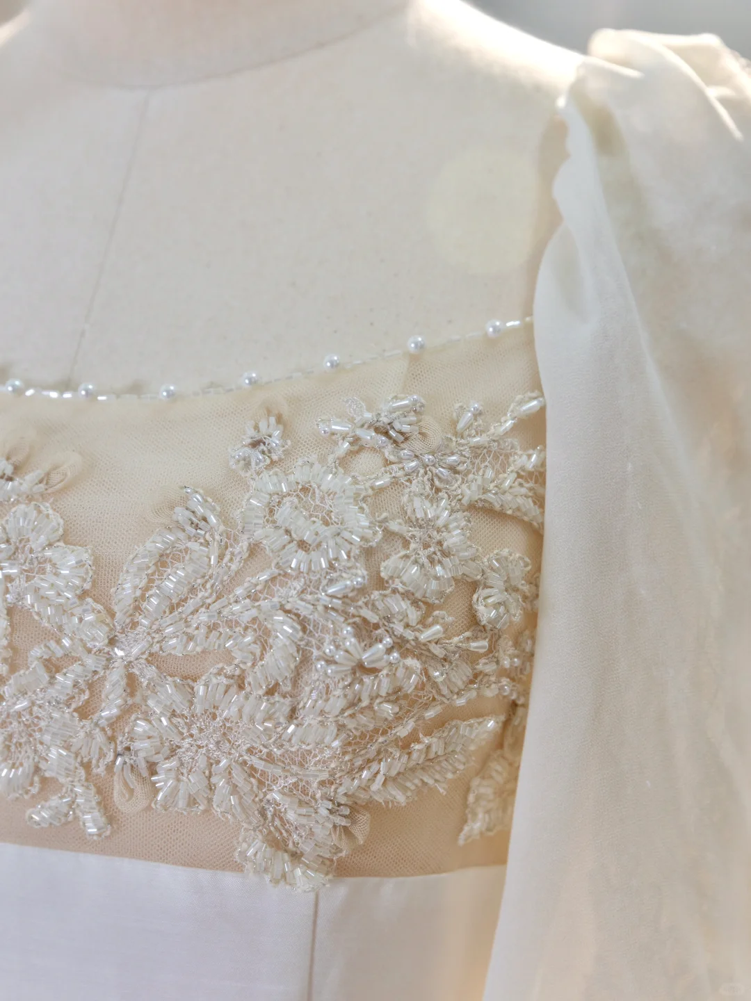 Romantic Wedding Gowns Bridal Dresses A-Line Square Neck Satin Wedding Dresses Ivory Wedding Dress Modest Wedding Gown