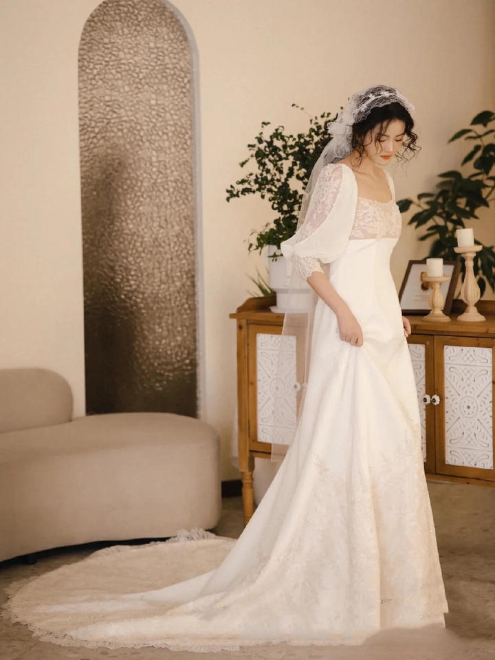 Romantic Wedding Gowns Bridal Dresses A-Line Square Neck Satin Wedding Dresses Ivory Wedding Dress Modest Wedding Gown