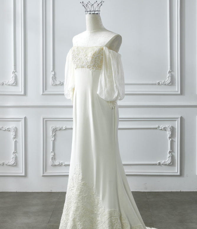 Romantic Wedding Gowns Bridal Dresses A-Line Square Neck Satin Wedding Dresses Ivory Wedding Dress Modest Wedding Gown