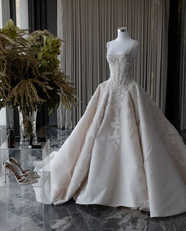 Rustic Wedding Dresses Ball Gowns Square Neck White Lace Tulle Long Wedding Dress Summer Brides Dresses Bridal Gown