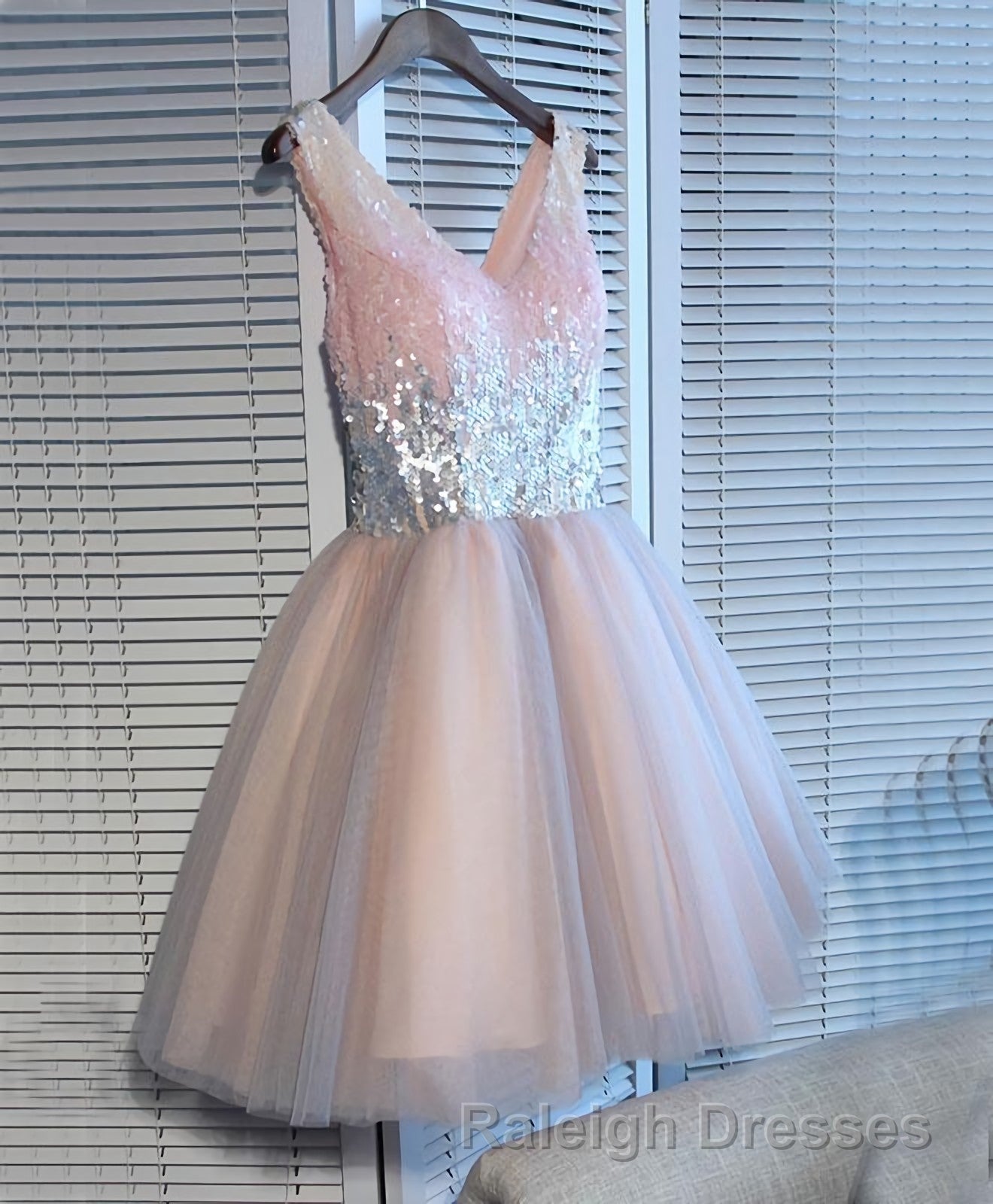 Cute Pink V Neck Tulle Seqsuins Short Prom Dress, Cocktail Dress