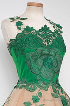 Scalloped-Edge Knee-Length Tulle Homecoming Dress With Lace Applique