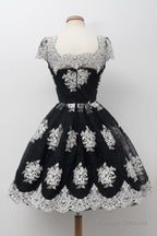 Scoop Black Homecoming Dress Knee-Length White Lace Cap Sleeves