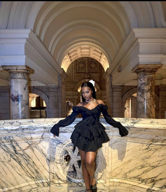 Sexy A line Off The Shoulder Long Sleeves Black Short Homecoming Dress Secondary image