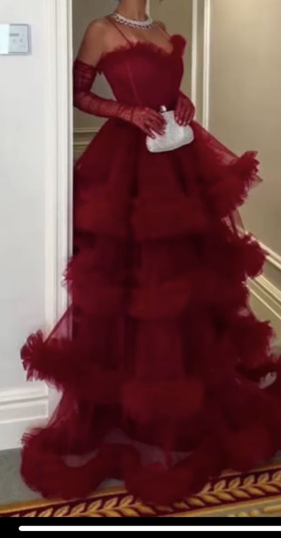 Ball Gowns Long Straps Red Tulle Prom Dress