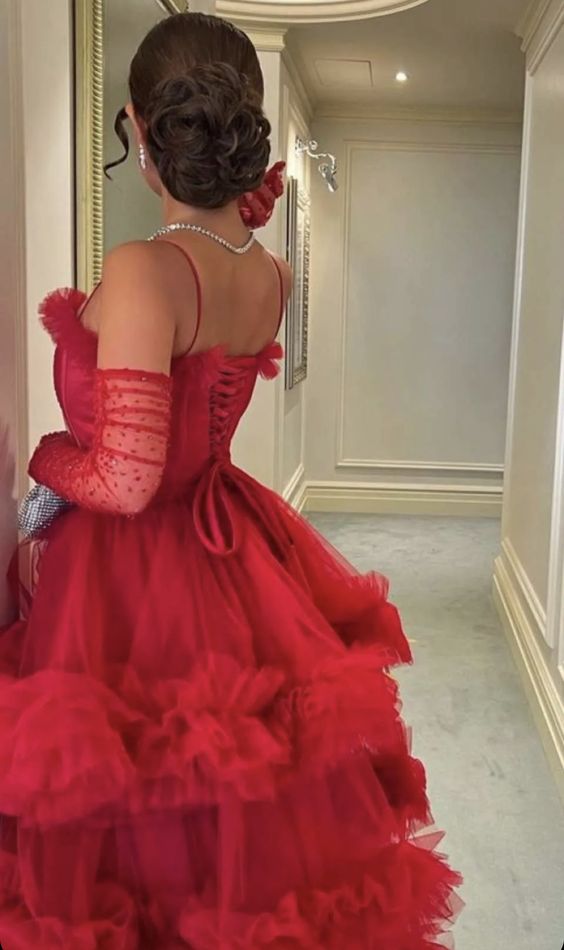 Ball Gowns Long Straps Red Tulle Prom Dress