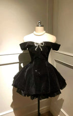 Ball Gowns Off The Shoulder Black Velvet Short Prom 8Th Grade Homecoming Dress Summer Middle School Hoco Dresses 6Th Grade Graduation Outfits