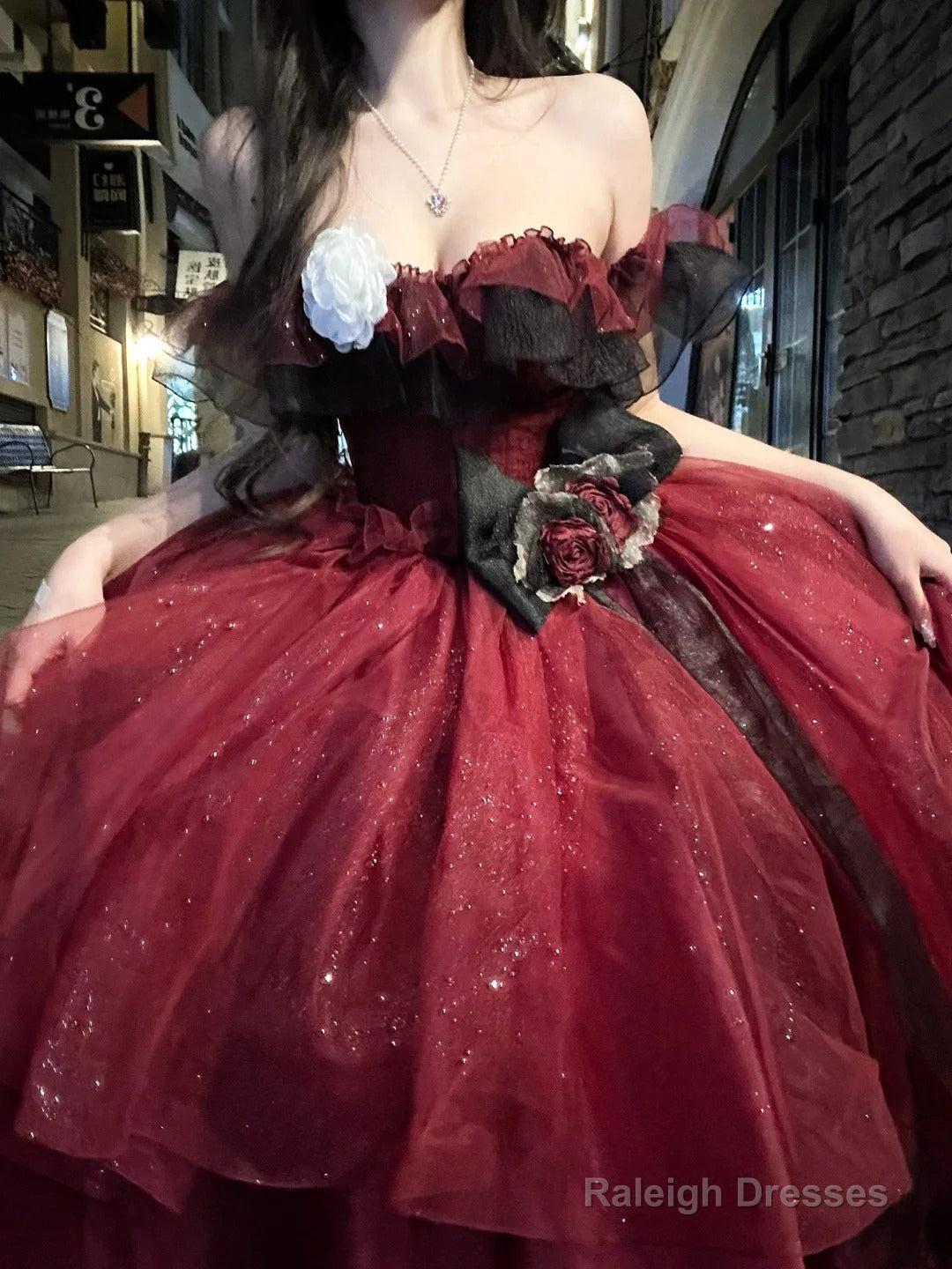 Sexy Ball Gown Strapless Burgundy Tulle Birthday Dresses Night Party Dress Secondary image