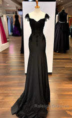 Black Mermaid Gown V Neck Chiffon Lace Prom Dresseses