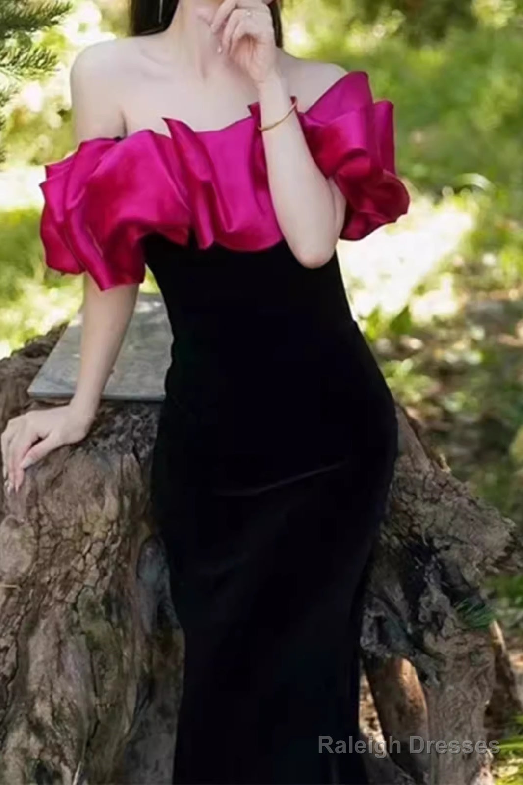 Sexy Mermaid Off The Shoulder Velvet Black Long Prom Dresses