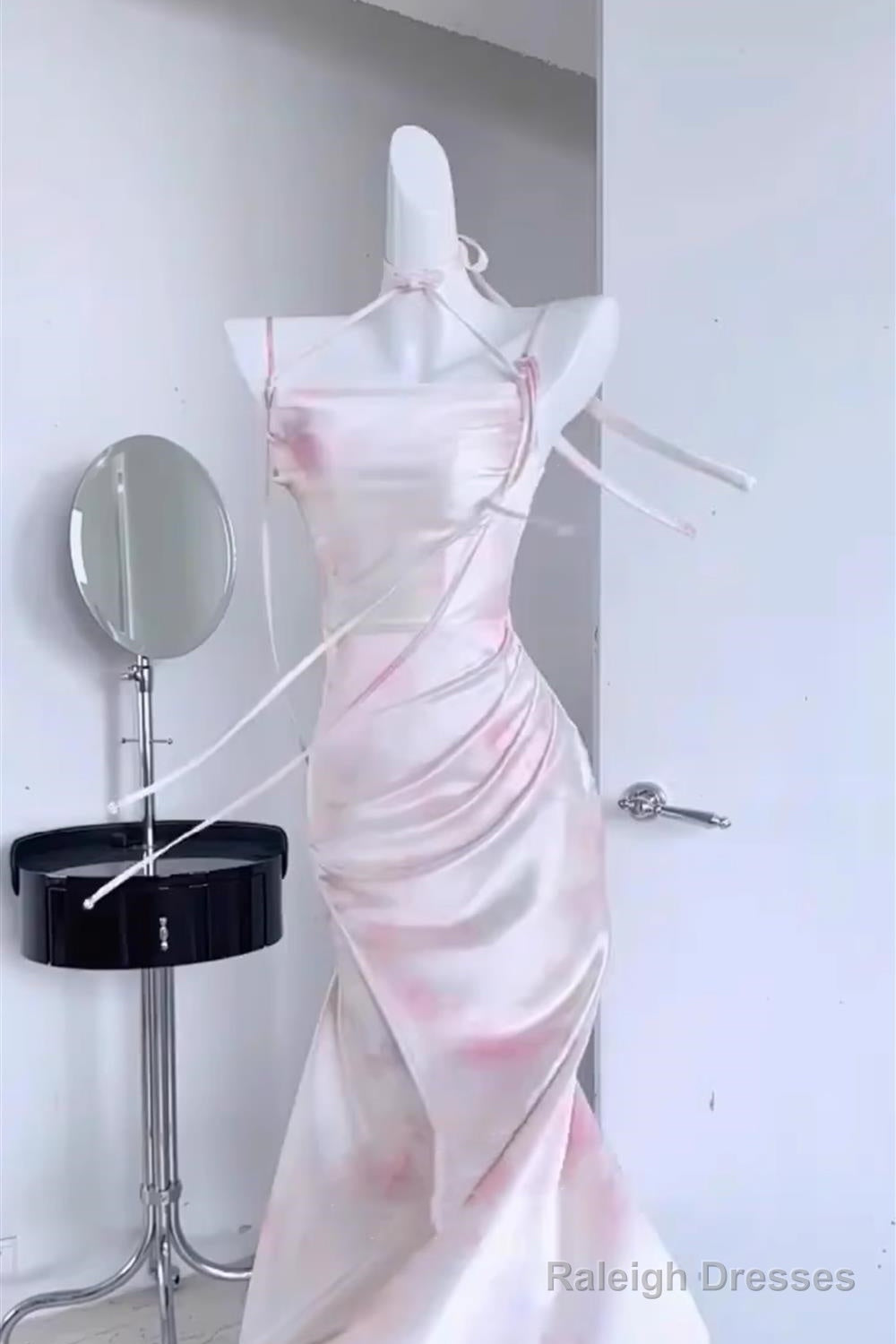 Sexy Mermaid Spaghetti Straps Pink Satin Prom Dresses Night Dress Birthday Outfits Main image