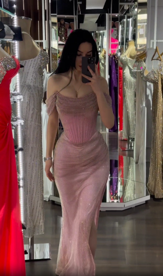 Off-Shoulder Sleeveless Mermaid Satin Long Prom Dress