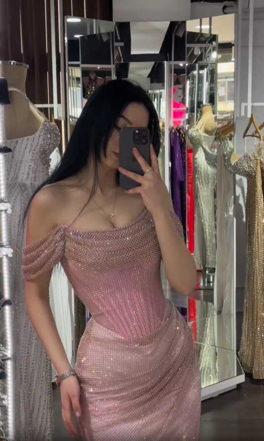 Off-Shoulder Sleeveless Mermaid Satin Long Prom Dress