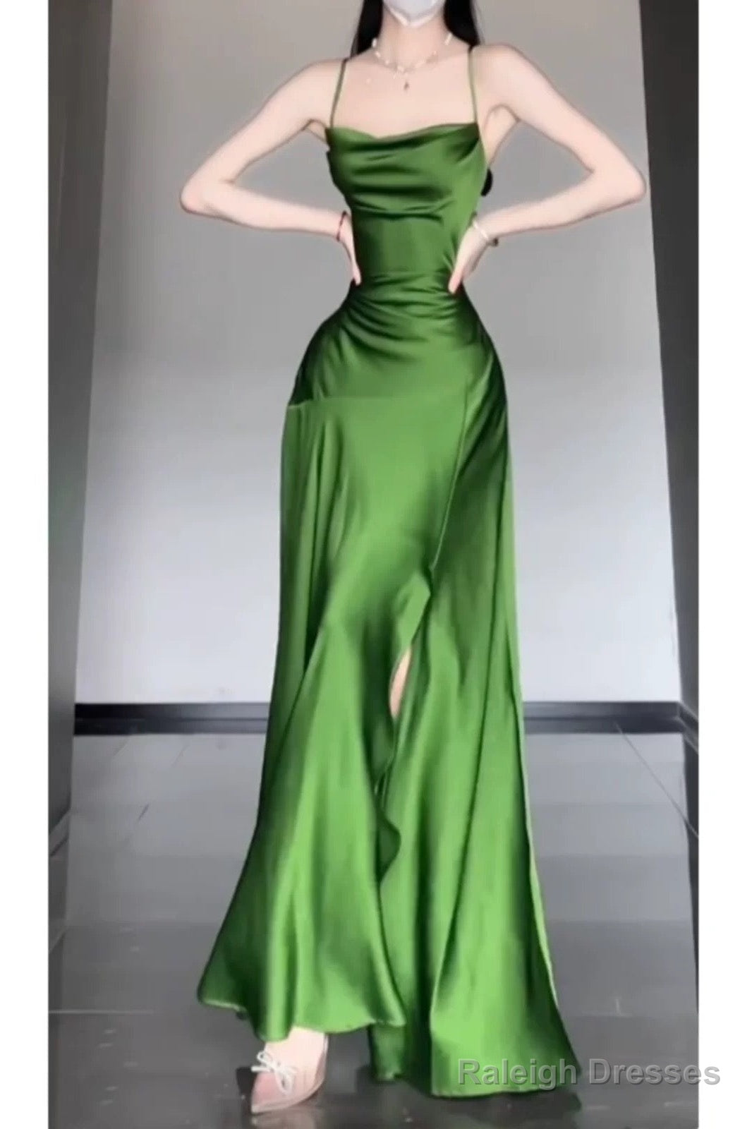 Sexy Sheath Spaghetti Straps Green Satin Beach Dress WomenS Vacation Dresses