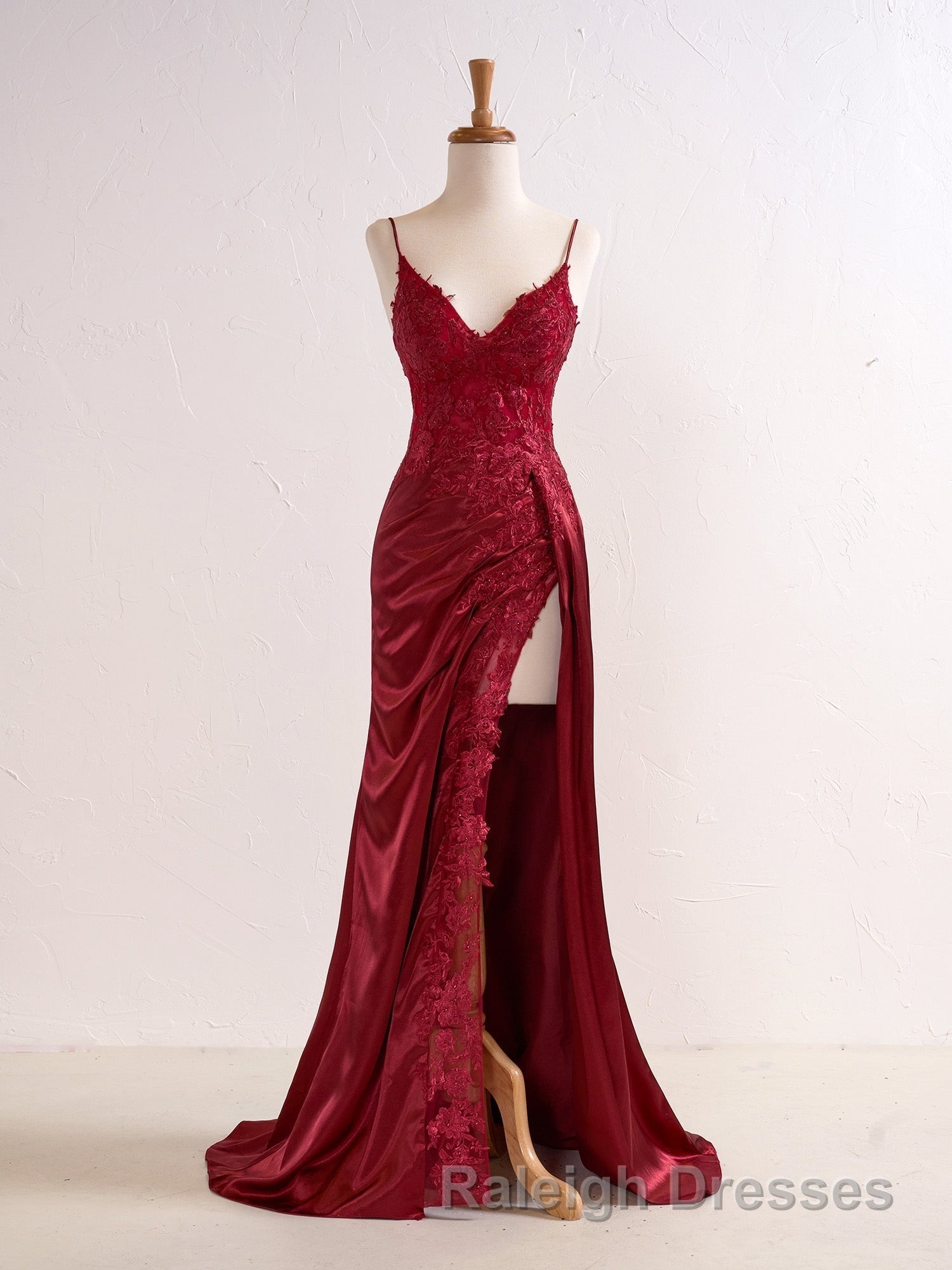 Sheath Black Long Appliques Prom Dresses