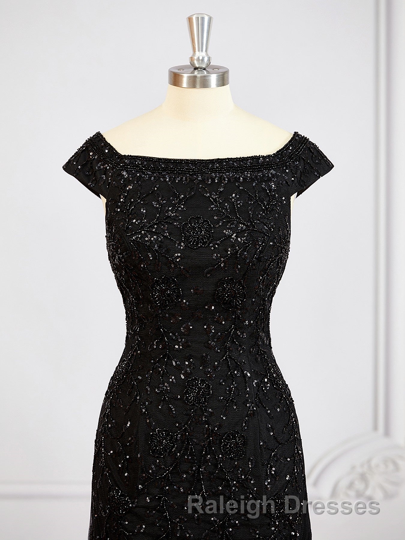 Sheath/Column Off-the-Shoulder Floor-Length Tulle Mother of the Bride Dresses With Beading Secondary image