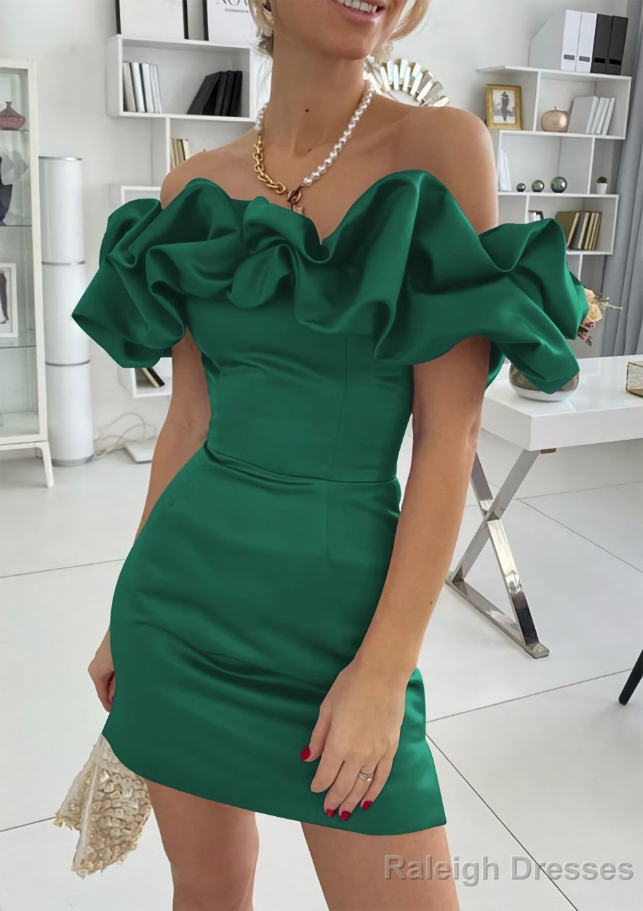 Sheath/Column Off-the-Shoulder Sleeveless Satin Short/Mini Homecoming Dresses With Ruffles