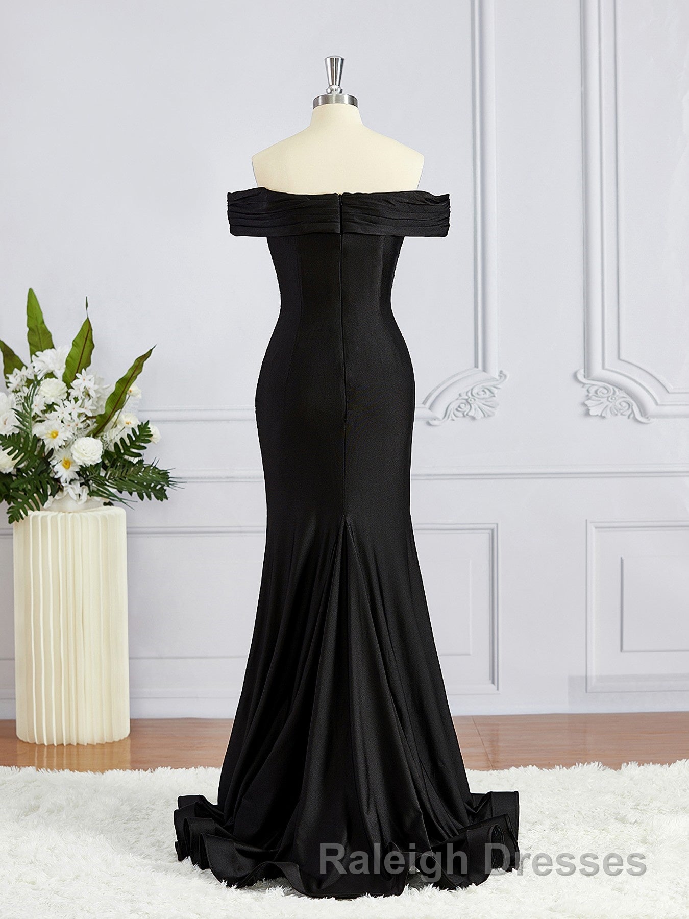 Sheath/Column Off-the-Shoulder Sweep Train Jersey Bridesmaid Dresses