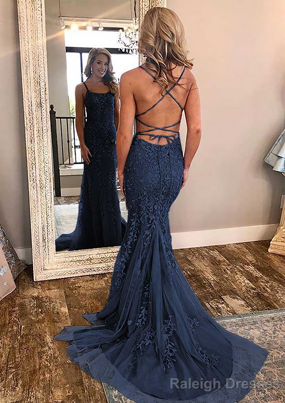 Sheath/Column Square Neckline Sleeveless Court Train Lace Prom Dresses With Appliqued Secondary image