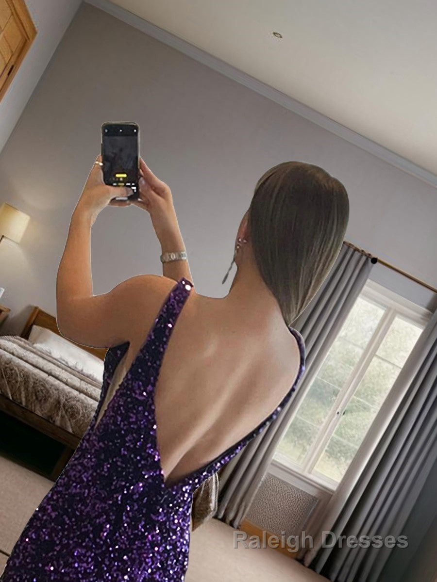 Sheath/Column V Neck Short Mini Velvet Sequins Homecoming Dresses