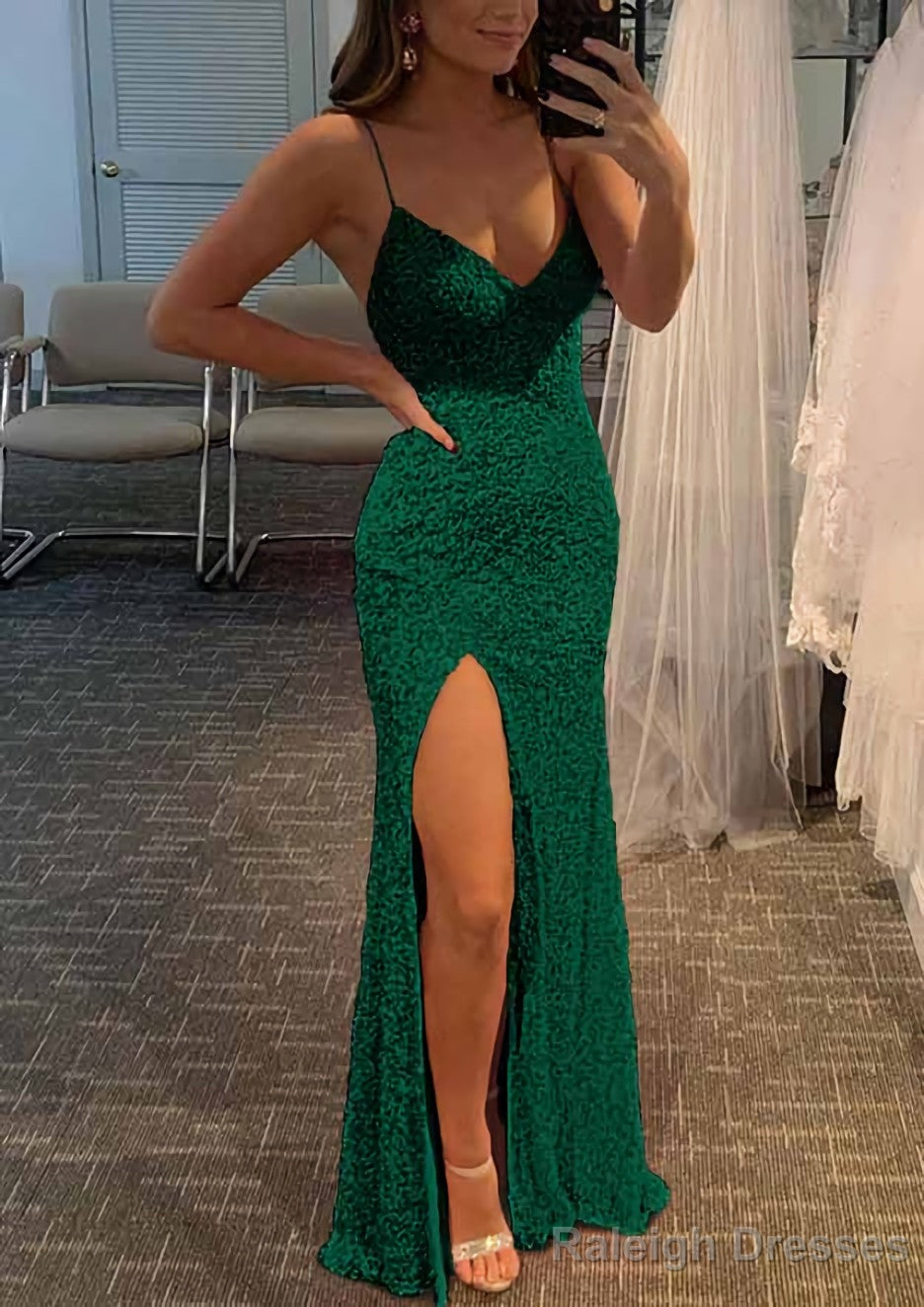 Sheath/Column V Neck Spaghetti Straps Long/Floor-Length Velvet Sequins Prom Dresses With Split