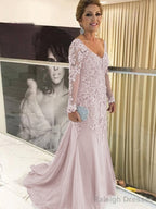 Sheath/Column V-neck Sweep Train Tulle Mother of the Bride Dresses With Appliques Lace