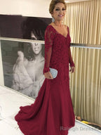Sheath/Column V Neck Sweep Train Tulle Mother of the Bride Dress With Appliques Lace