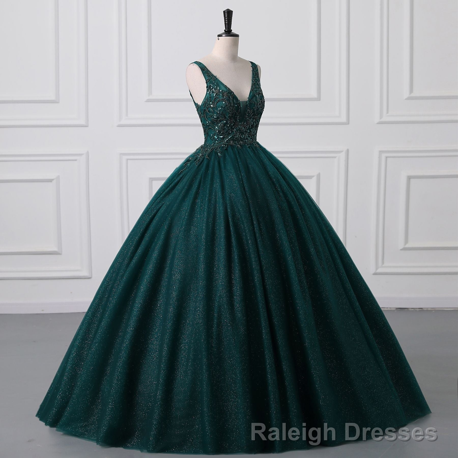 Shiny Emerald Green Sequined Tulle Quinceanera Dresses Backless V Neck Ball Gowns Evening Prom Dresses With Corset Back Secondary image