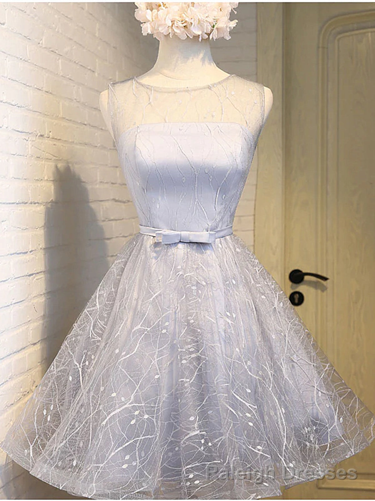 Shiny Silver Gray Short Lace Prom Dresses, Silver Gray Lace Short Homecoming Graduation Dresses Main image