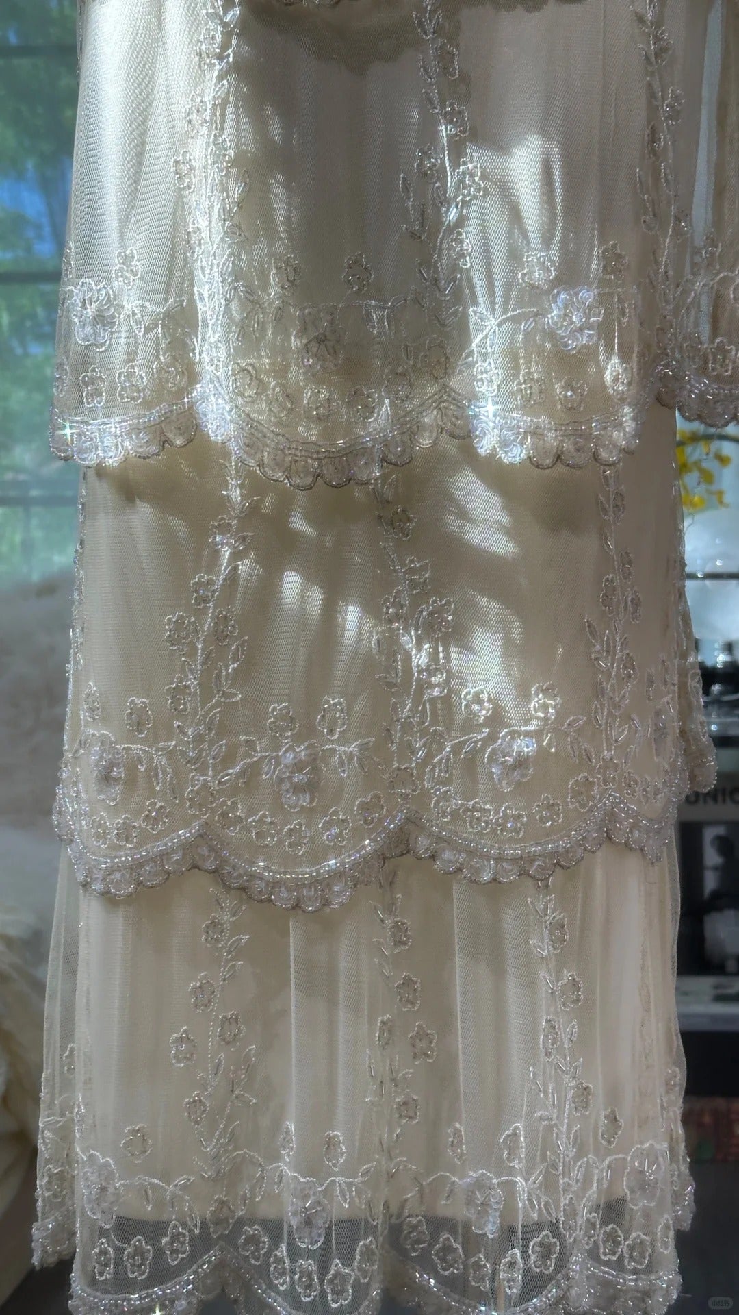 Shiny V-Neck Beaded Cake Skirt Mermaid Chiffon Prom Dresses