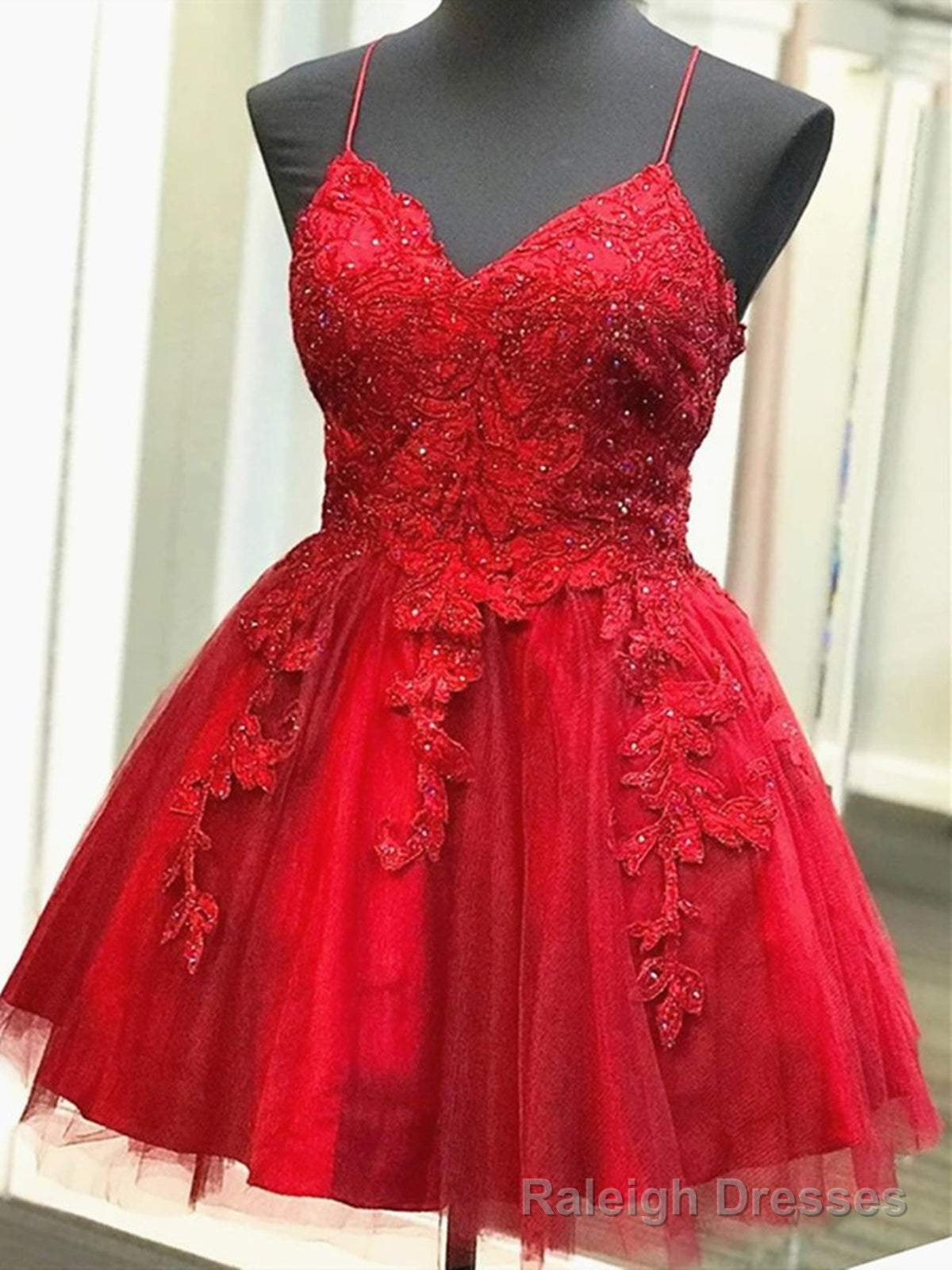 Short V Neck Red Lace Prom Dresses, V Neck Short Red Lace Graduation Homecoming Dresses Main image