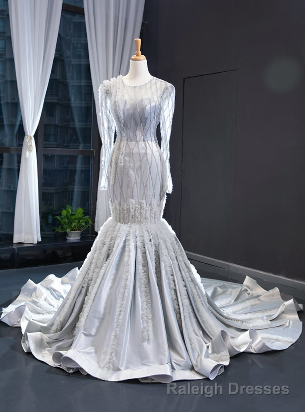 Silver Gray Satin Tulle Long Sleeve Backless Luxury Prom Dress Main image