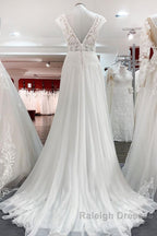 Simple Long A Line V Neck Tulle Appliques Lace Wedding Dresses