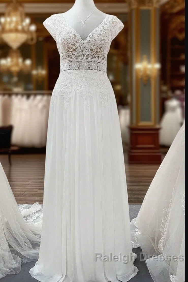 Simple Long A Line V Neck Tulle Appliques Lace Wedding Dresses