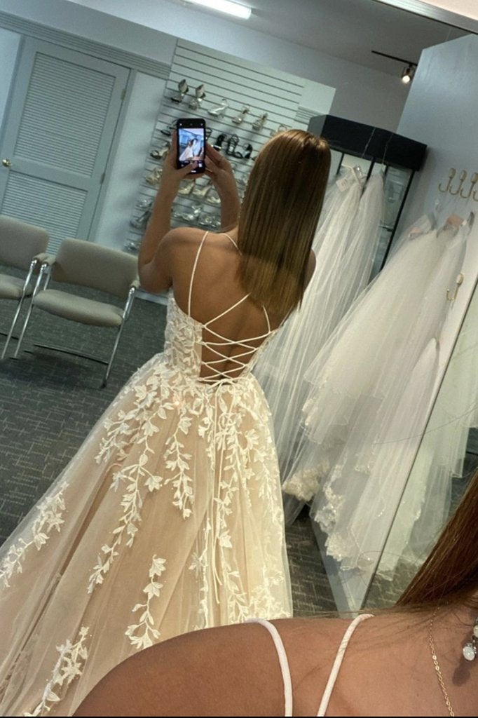 Simple Spaghetti Straps A-Line Lace Appliques Tulle Long Prom Dresses
