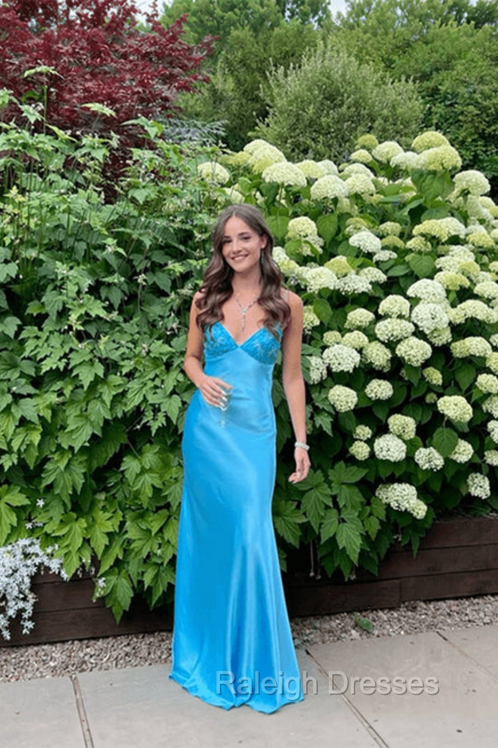 Simple Spaghetti Straps V-neck Sheath Satin Prom Dress