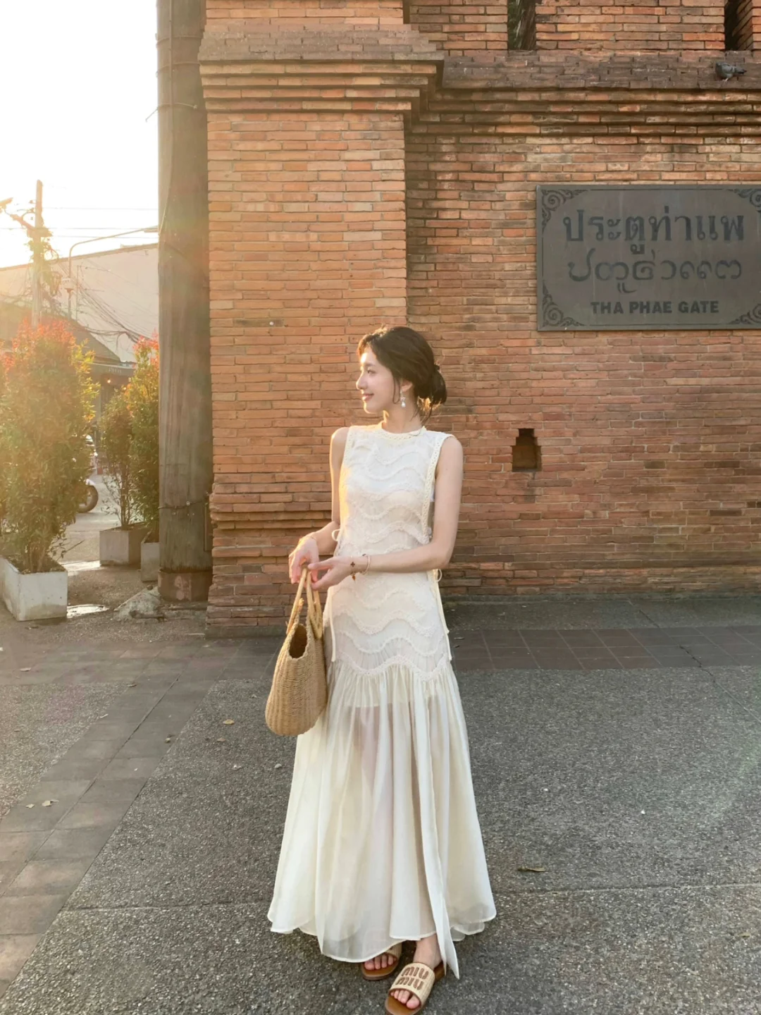 Simple A-Line Round Neck Light Apricot Lace Chiffon Prom Dresses Outfits