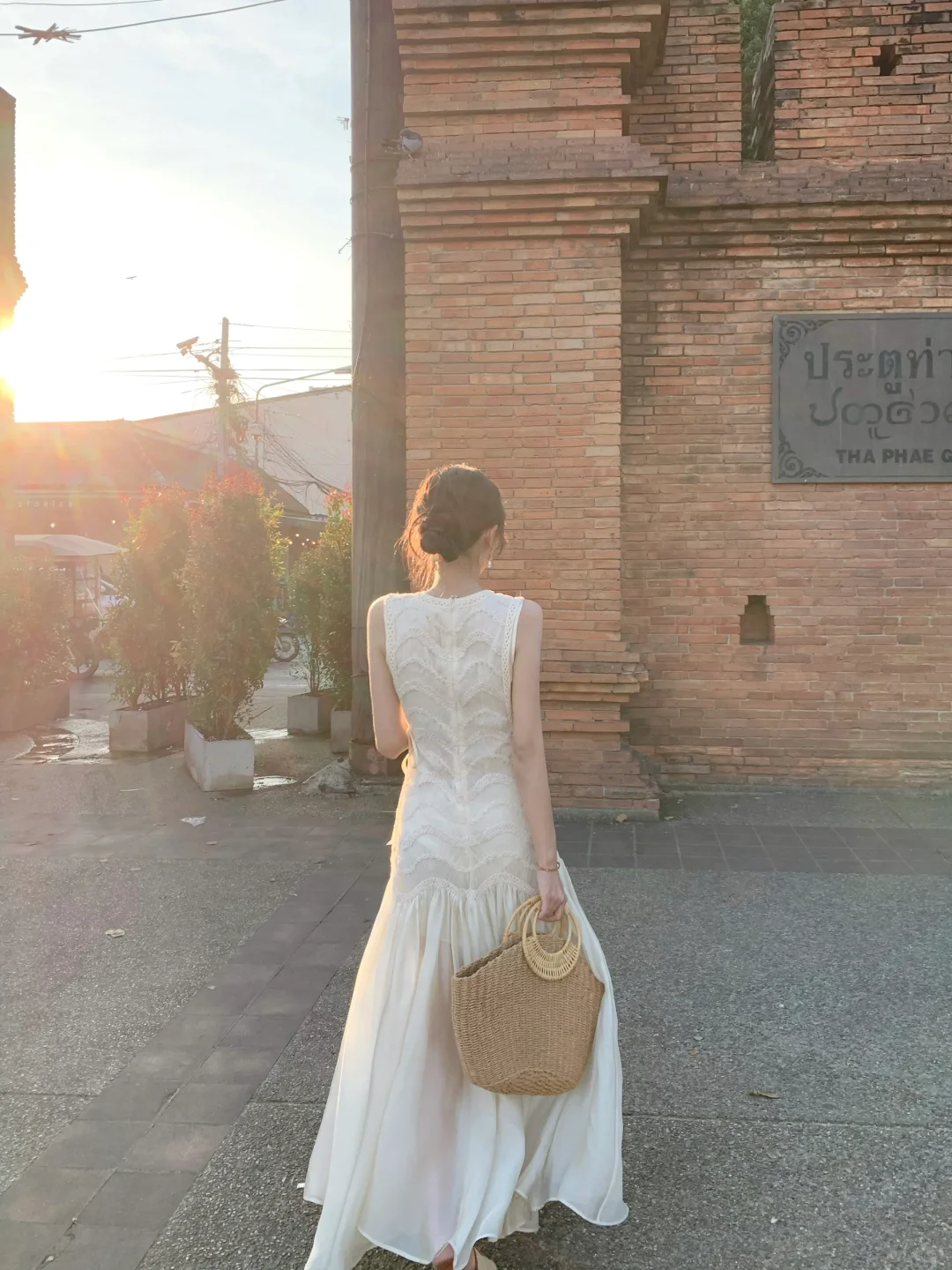Simple A-Line Round Neck Light Apricot Lace Chiffon Prom Dresses Outfits