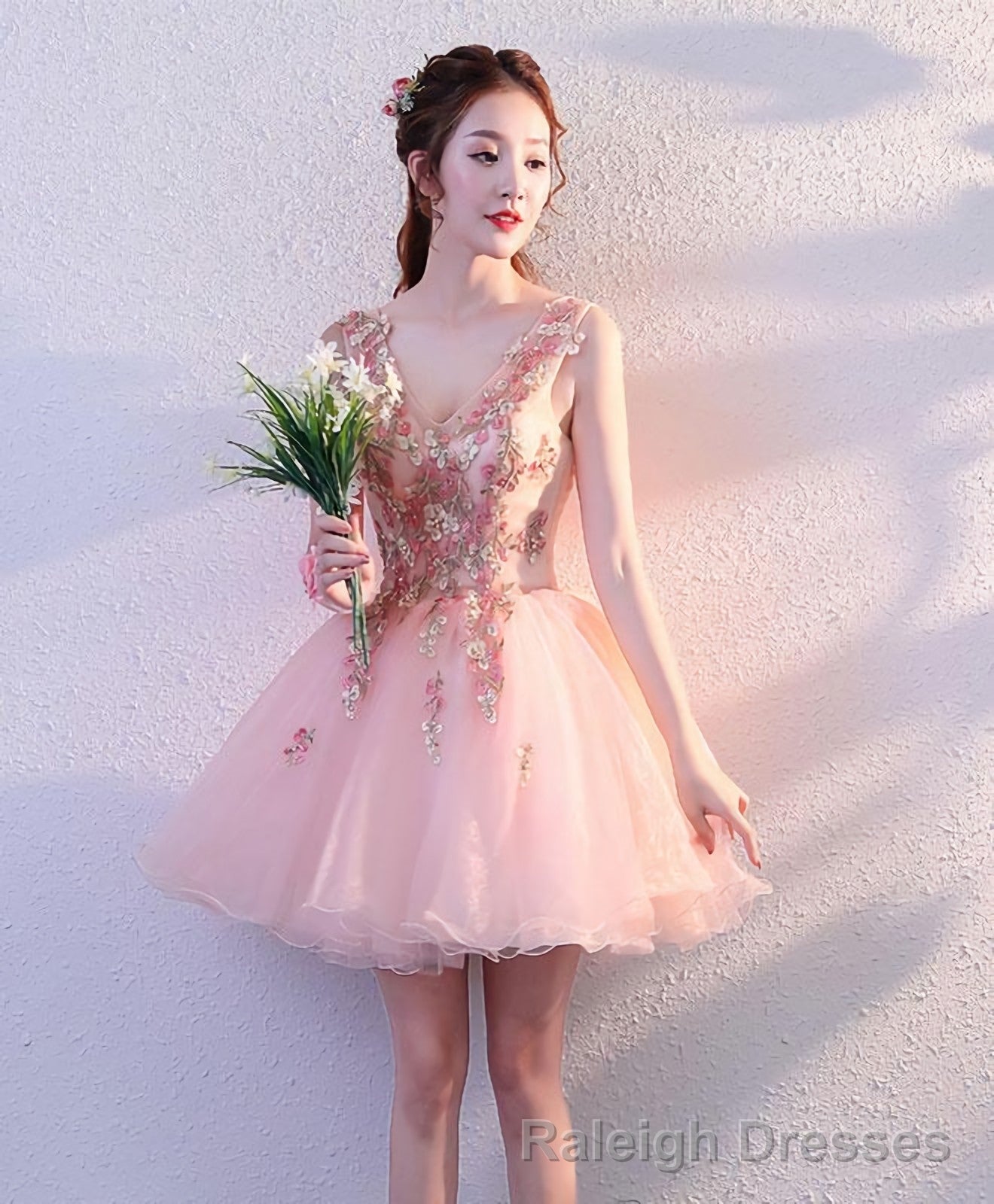 Pink V Neck Tulle Short Prom Dress Homecoming Dress Main image
