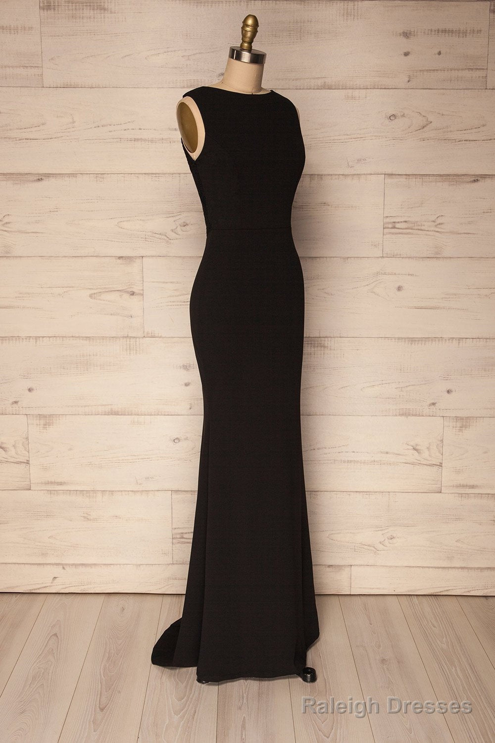 Sleeveless Black Scoop Neck Long Bridesmaids Dress