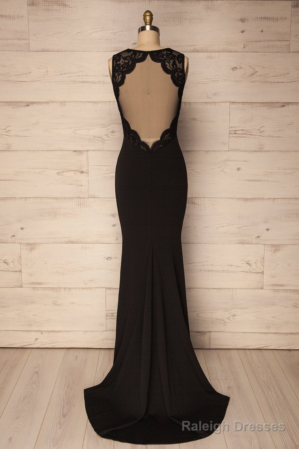 Sleeveless Black Scoop Neck Long Bridesmaids Dresses
