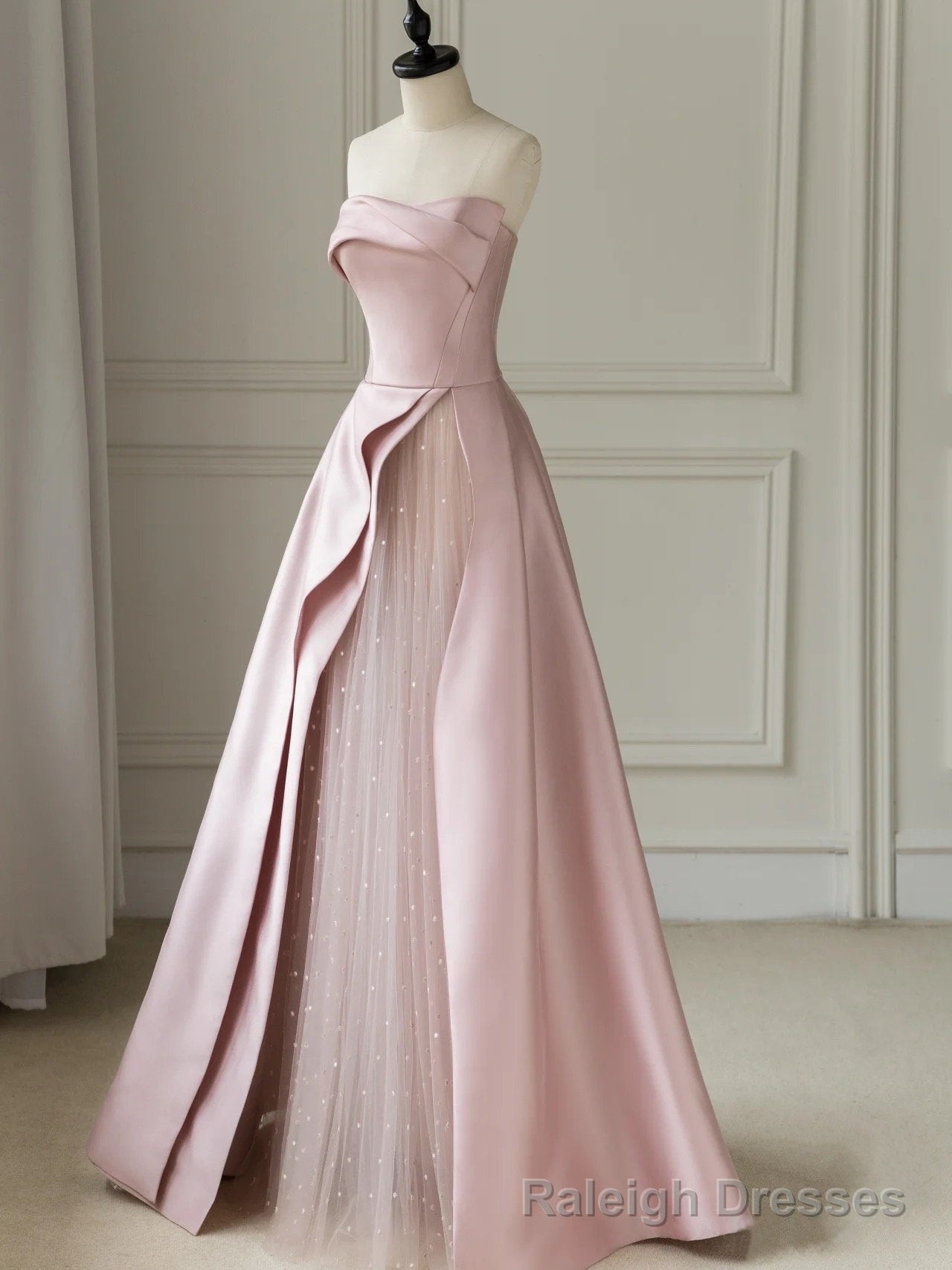 Sleeveless Satin A-Line Floor-Length Evening Gown Slit with Tulle Strapless Prom Dress Secondary image