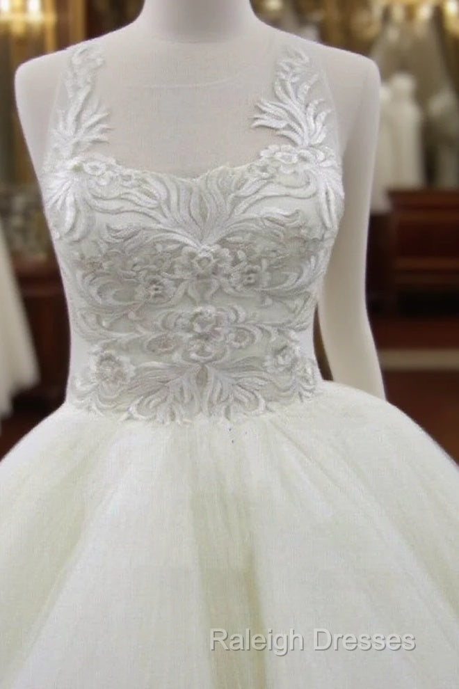 Sleeveless Scoop Yarn Neck  Lace Ivory Tulle Asymmetrical Ball Gown Cathedral Train Wedding Dresses, Main image