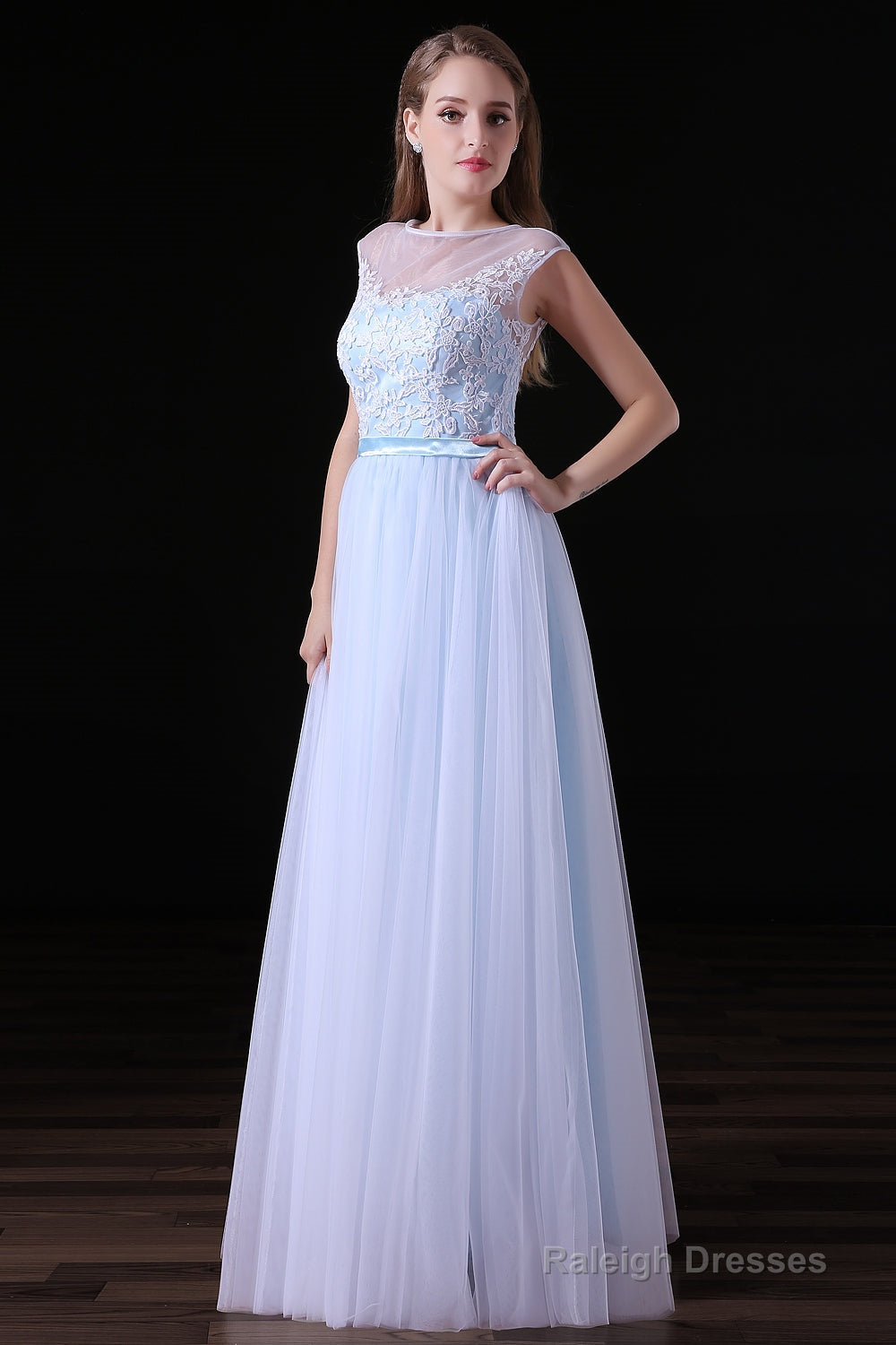 Sleeves Appliques Sheer Lace Button Floor Length Tulle Prom Dresses