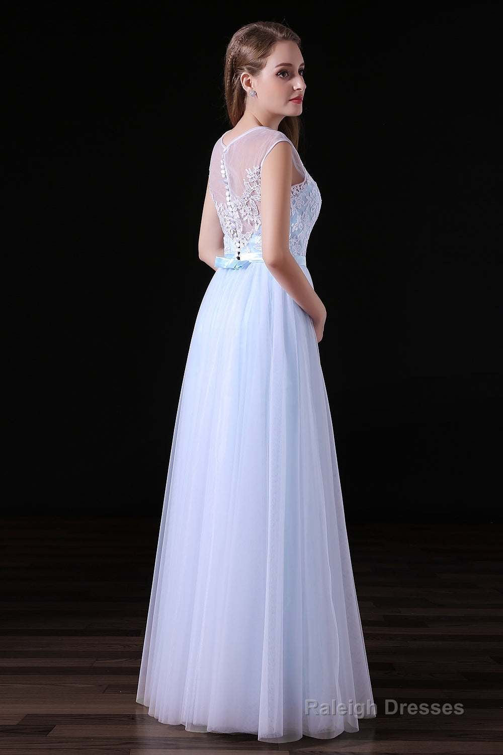 Sleeves Appliques Sheer Lace Button Floor Length Tulle Prom Dresses