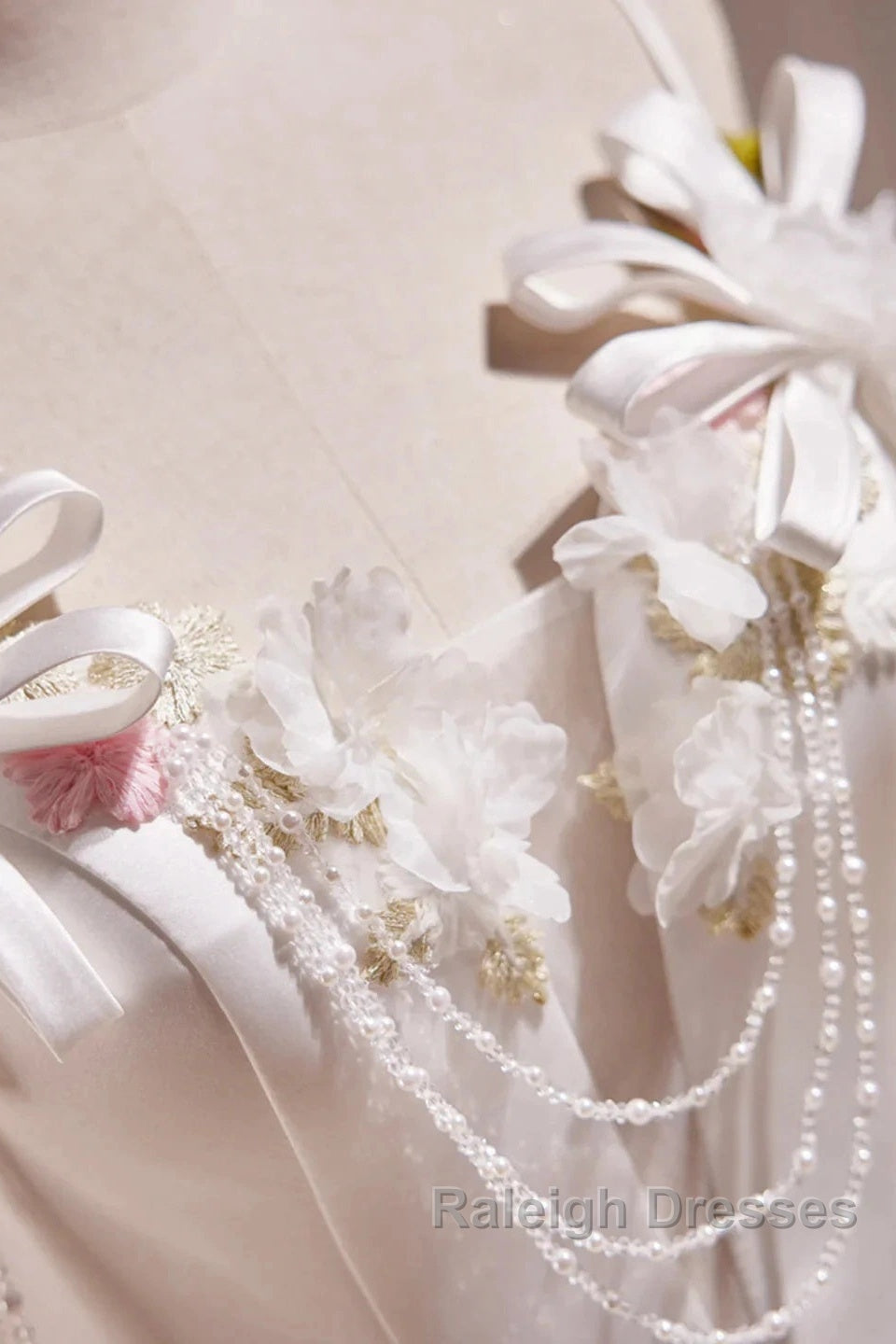 Spaghetti Strap Satin White Floral Short Prom Dress Secondary image