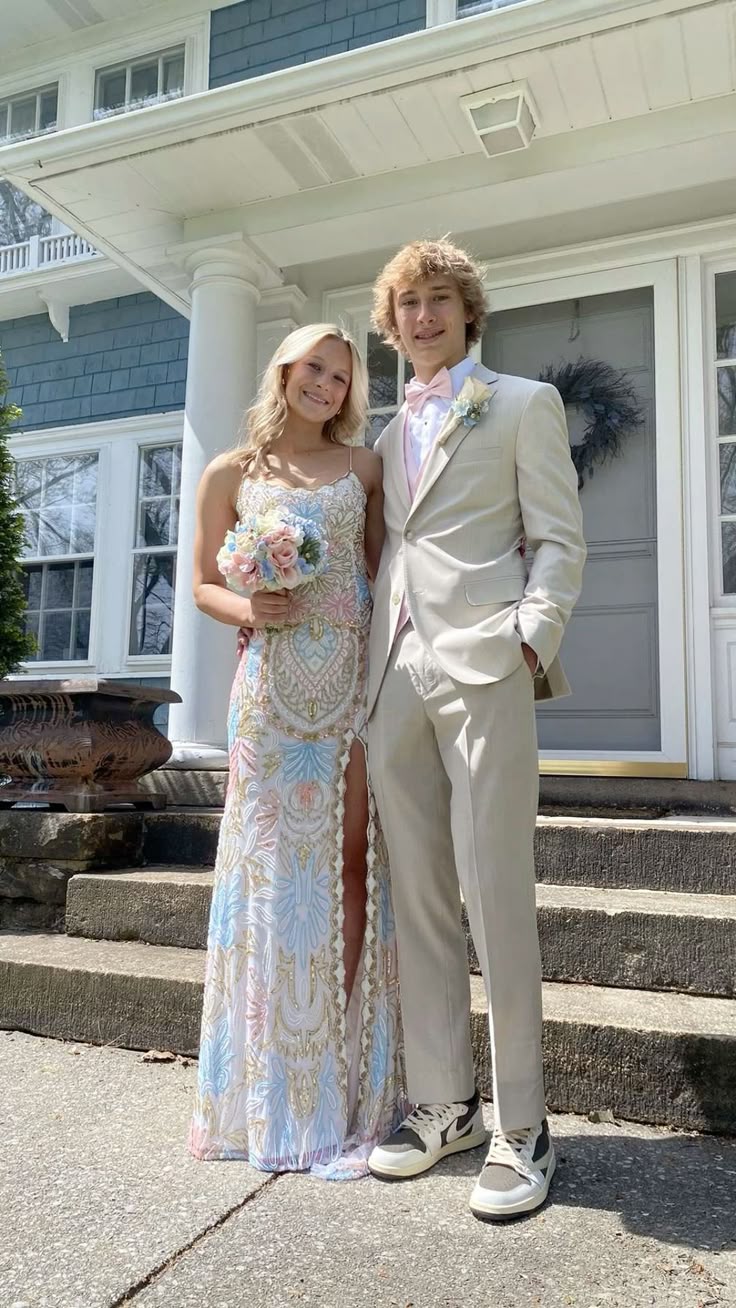 White Gorgeous Shiny Exquisite Beaded Spaghetti Strap Sequined Backless Long Chiffon Ball Gowns Prom Dresses Prom Gowns Holiday Prom Dresses Secondary image