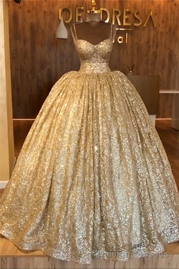 Spaghetti Straps Gold Beaded Lace Prom Dress Luxurious Ball Gowns Princess Open Back Prom Prom Gown